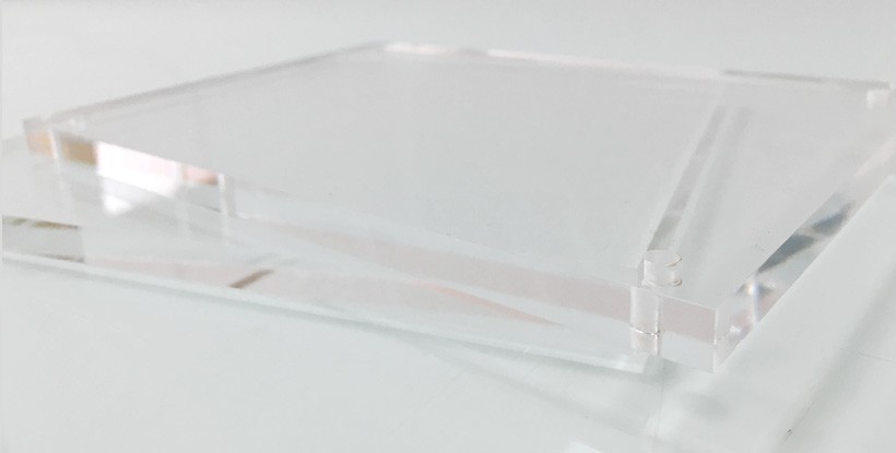 Plaque de plexiglas 10 mm avec coupe personnalisée