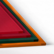 Plaques de plexiglas transparentes colorées