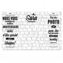 Photocall d'anniversaire en brique blanche