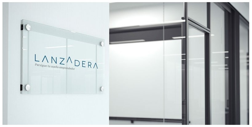 Plaque personnalisable en plexiglas