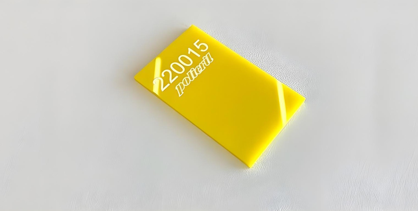Plaques de plexiglas colorées- Coupées à la taille
