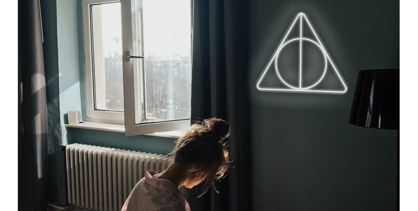 https://www.enseigneplus.fr/39789-large_default/neon-relique-de-la-mort-harry-potter.jpg