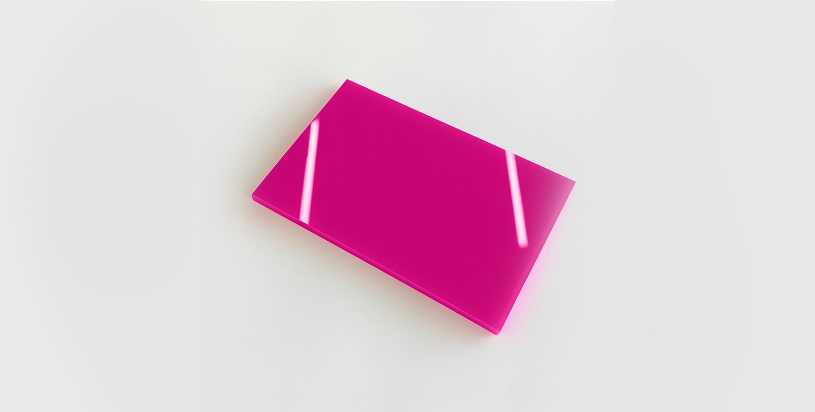 Plaques de plexiglas colorées- Coupées à la taille