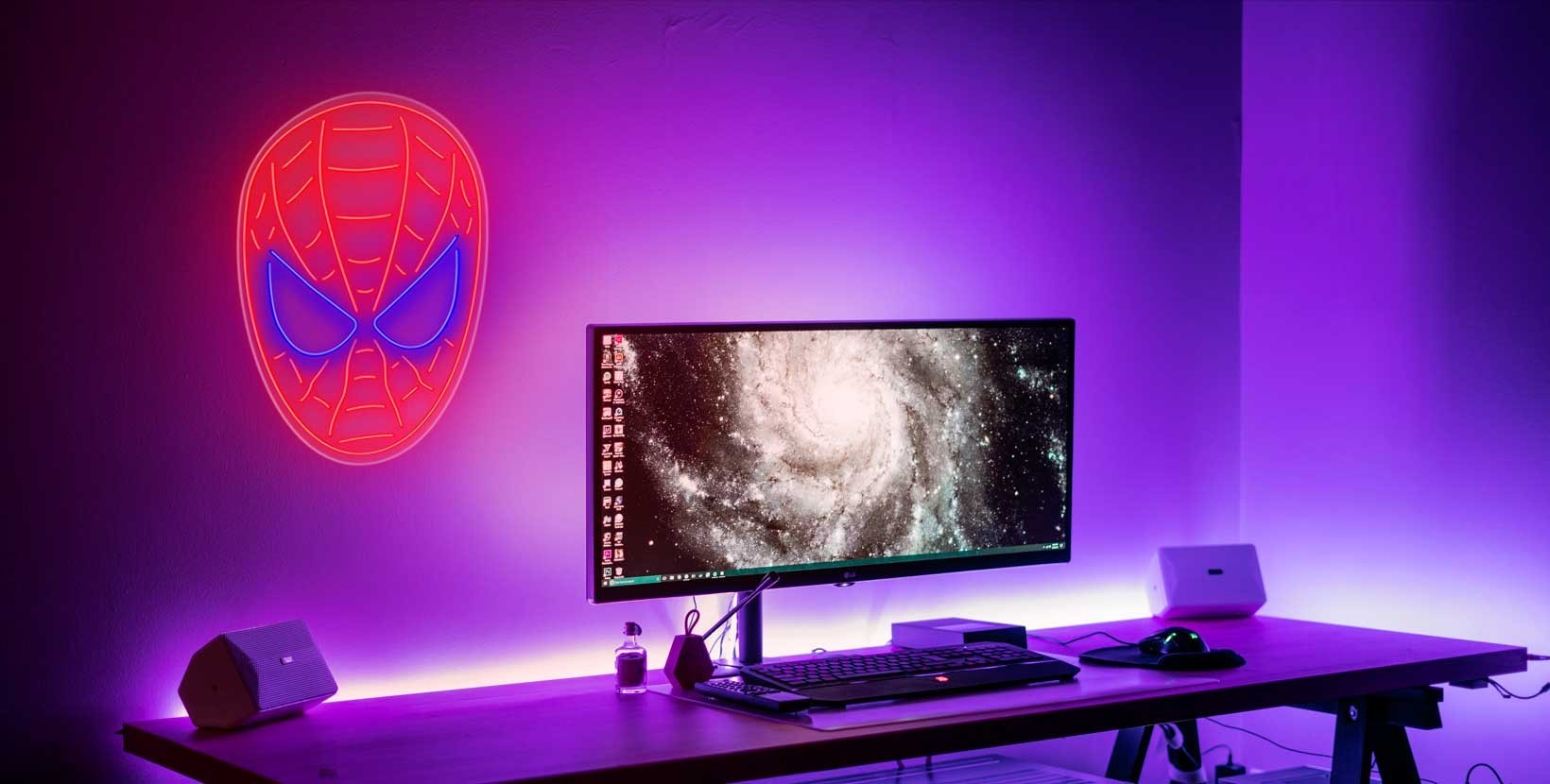 Néon LED Spiderman: Éclairez votre espace avec style.