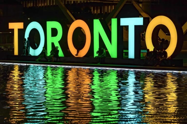 lettres geantes toronto